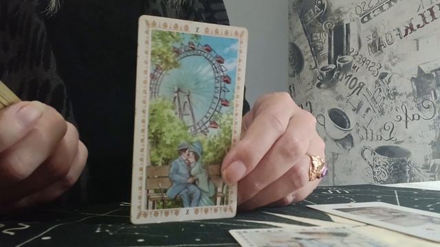 Какие чувства у него к вам сейчас? Расклад Таро смотреть онлайн