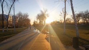 АРТУР СТЕПАНЯН**ЖЕНЩИНА ДАРОВАННАЯ НЕБОМ**Солнце🌝 ласкает меня своими лучами. Приятно..