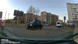 На ул. Взлётной закрыли левые повороты тем самым ухудшили пропускную способность проезжей части