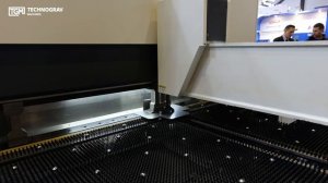 Металл-Экспо2025 на стенде Технограв эксперты оценили производственную линию резка-гибка-сварка