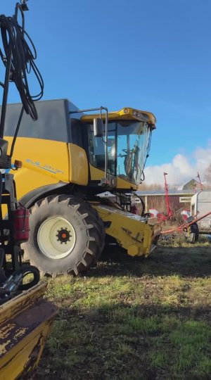 Продается Комбайн New Holland СХ 6090, Самарская область