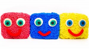 КУБИКИ из ШАРИКОВОГО ПЛАСТИЛИНА - Учить Цвета на РУССКОМ ЯЗЫКЕ