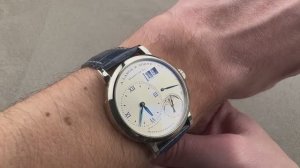 A. Lange & Söhne Little Lange 1 Лунная фаза, 25-летие (182.066) | Ручная работа из белого золота