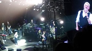 Агутин и зал поют "Аэропорты" 15/11/2025 в ДС Янтарный