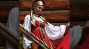 Мелодия из песни "Красный сарафан " в исполнении Амелии и Елены Баталовых .