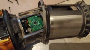 Dyson VT15 залили водой