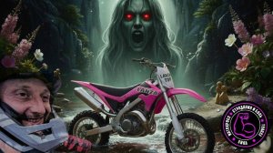 РУЧЕЙ ЛЮБИМОЙ ЖЕНЩИНЫ ВАНЯ ДОЛБИТ В ЩЕЛЬ