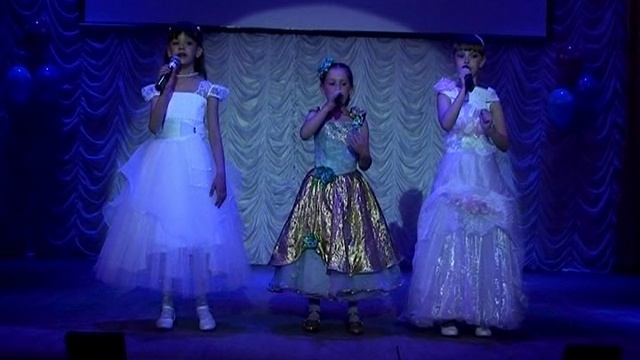 Ангел - поют Катя Каракина, Ирина Игошкина, Полина Янина смотреть онлайн