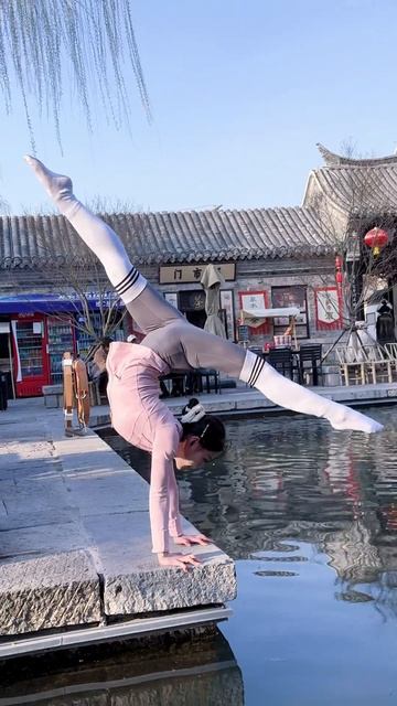 Стойки на руках, #гимнастика @C9423520