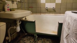 Ванна с дверцей