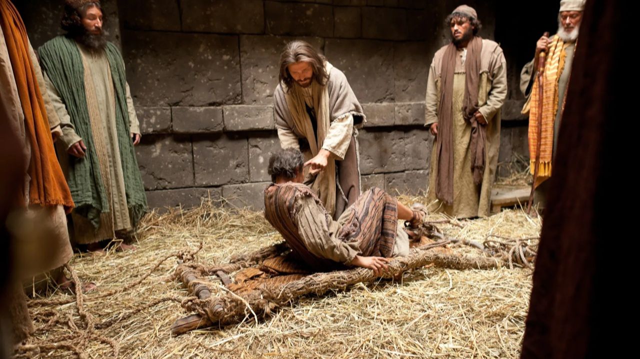 Исцеление расслабленного в Капернауме/Иисус прощает грехи и исцеляет расслабленного/Чудеса Христа смотреть онлайн