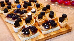 Тарталетки с печеночным паштетом и гранатовым соком