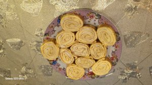 Воргашор, центральная остановка и рулетик из омлета.