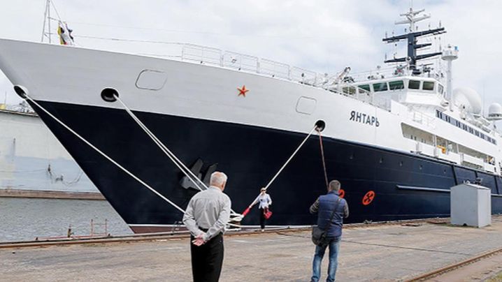 Посольство РФ: заявления Британии о судне "Янтарь" разрушают безопасность Европы