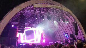 Я просто люблю тебя.