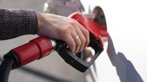 Новак заявил о снижении цен на бензин