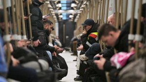 Не уступила место: 60-летняя москвичка напала на женщину в метро