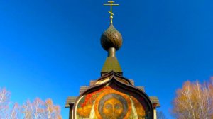 Цветная мозаика храма Святого Духа.