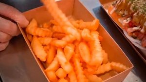 Лучшая КОРЕЙСКАЯ Уличная Еда Салат с ОСЬМИНОГОМ Хот Дог с СЫРОМ Хрустящая Черная КУРИЦА