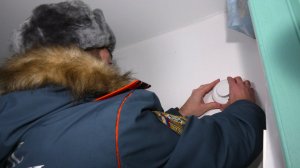 Многодетным семьям Сургутского района устанавливают пожарные извещатели