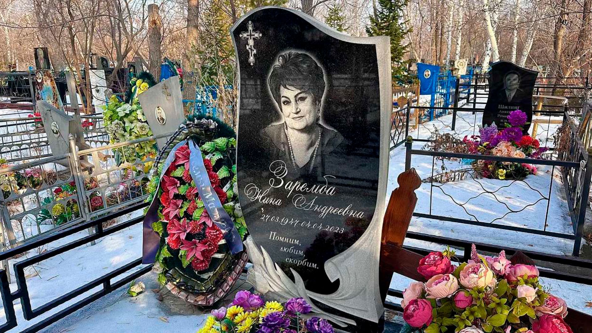 ЭТА МОГИЛА НЕ ПРОСТО ИСТОРИЯ — ОНА РАЗБИВАЕТ ВНУТРИ, ТУТ ТИШИНА КРИЧИТ ГРОМЧЕ ЖИВЫХ. смотреть онлайн