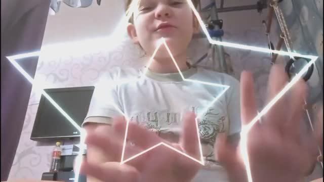 ТАСЯ РИСУЕТ ДЕВУШКУ НА СКАЛЕ. ПОКАЗЫВАЕТ КАК НАРИСОВАТЬ