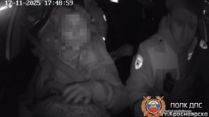 Красноярские полицейские доставили в медучреждение автоледи, которой стало плохо за рулём