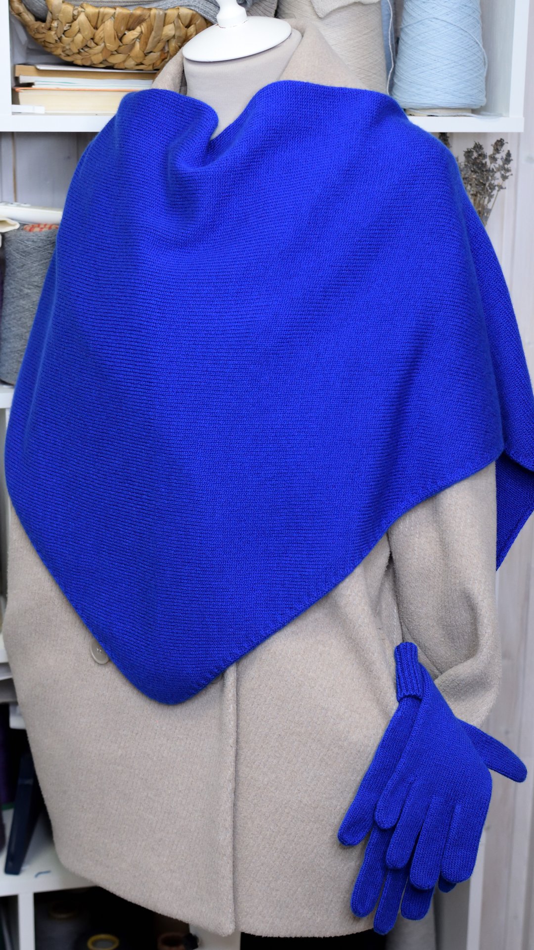 Убавки на косынке, машинное вязание смотреть онлайн