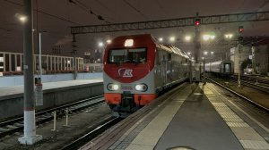 «Движ!» Электровоз ЭП2К-030 с пасс.поездом на Ленинградском вокзале, ноябрь 2025 года