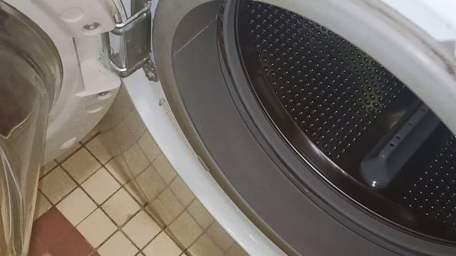 Обзор на мою стиральную машину 
Electrolux EWF 12040 W (спойлер под стиралкой живёт паучиха😱🤐🫥😵)