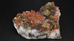 Друза Кварц с Халькопиритом и Гематитом 234 г, Китай