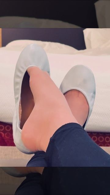 I’m playing over here смотреть онлайн