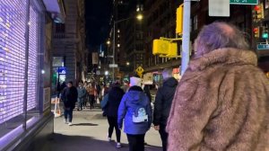 США. Прогулка по рождественской ярмарке на площади Юнион-сквер в Нью-Йорке