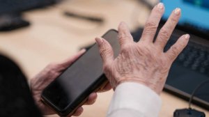 Сосед спас старушку от мошенников, пытавшихся ее похитить