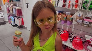 София скупает все ЗЕЛЕНОЕ!