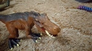 динозавр к Вася знакомится с другими динозаврами и узнает новое о динозаврах.  Одновременно смешное