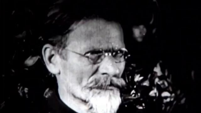 Возложение цветов  к бюсту М.И.Калинина у Кремлевской стены