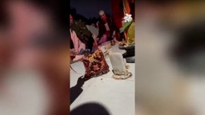 Утренняя церемония почитания Богини Катьяяни в период Катьяяни Врат на берегу Ямуны во Вриндаване