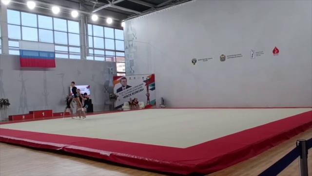 Четвёрка 12-18 лет, 
Малай  - Юрченко - Андреев - Двуреченский, Балансовое упражнение