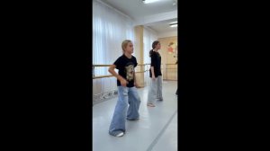Обучение хип-хоп танцам в нашей школе!