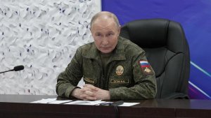 Президент посетил один из командных пунктов группировки войск "Запад"