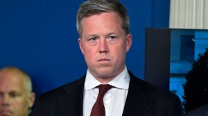 CBS: министр армии США намерен инициировать обсуждение мирного плана по Украине