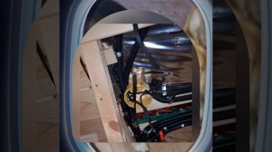 1000040731.mp4 (Собака смотрит на монтаж э/проводки (планирование э/розеток, э/выкл.) в доме А-фрем)