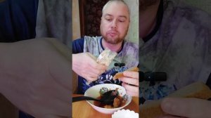 Мукбанг. Борщ с чесноком и намазкой из сала. #мукбанг #еданакамеру