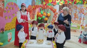 Праздничное развлечение посвящённое Дню матери