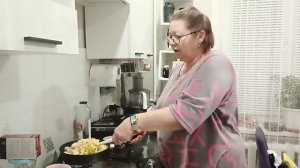 Варю лекарство для очищения легких. И пересаживаю "Адениум".