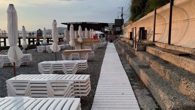 Адлер, прогулка по пляжу и набережной.