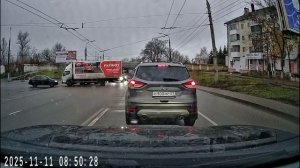 В Орле маршрутка протаранила грузовик