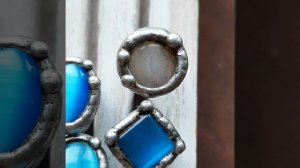 Перстни из стекла, агата, олова и стали