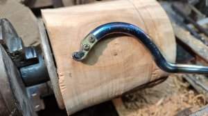 Токарный резец для выборки полостей внутри заготовок.